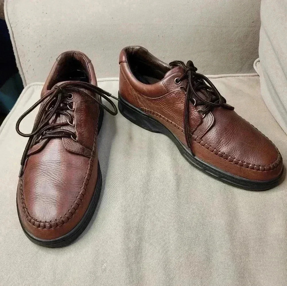WONDERLITE Men's Shoes Size 13M Comfort Oxfords Brown Leather Round Toe - Picture 1 of 7